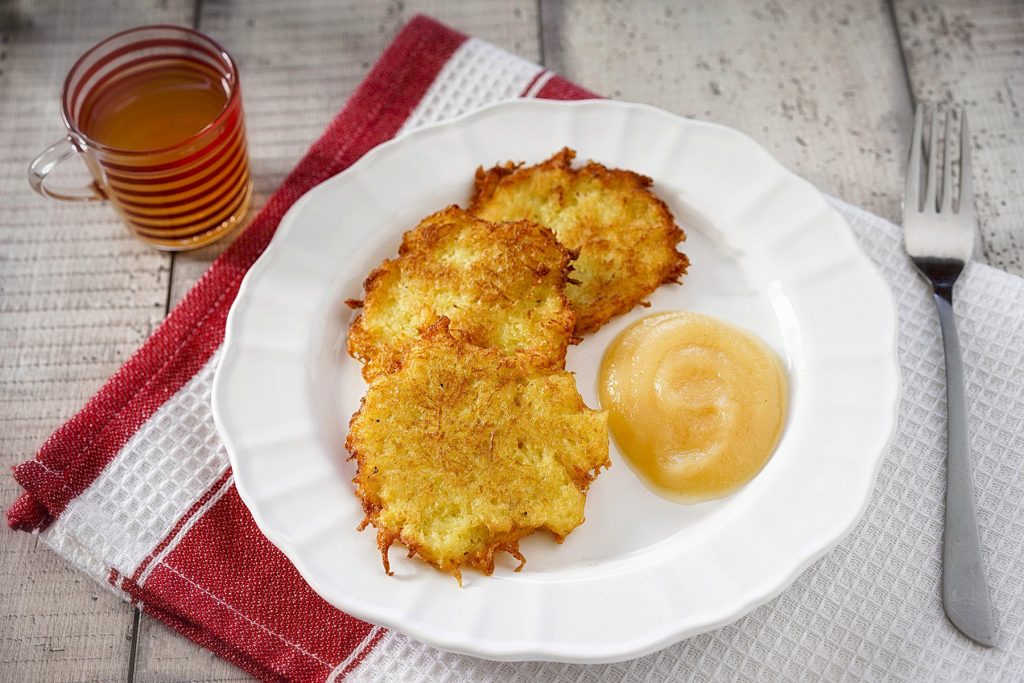 Kartoffelpuffer mit Apfelmus