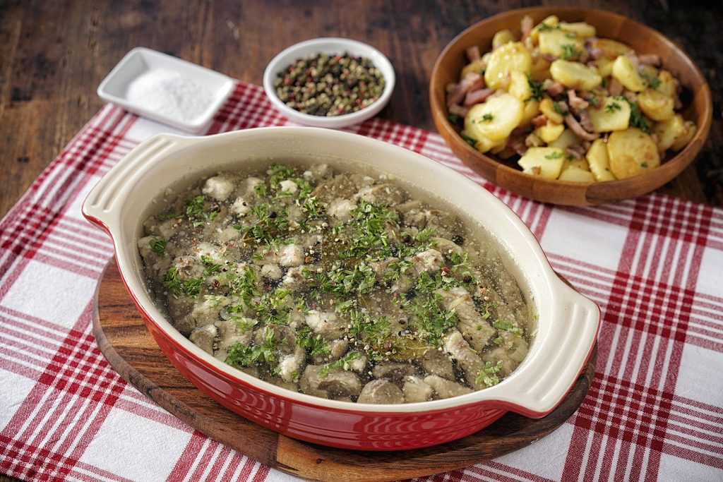 Sauerfleisch auf Teller