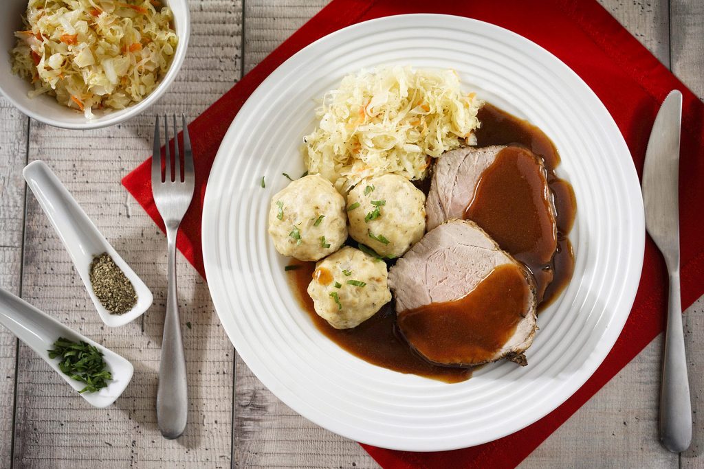 Schweinerollbraten mit Knödel